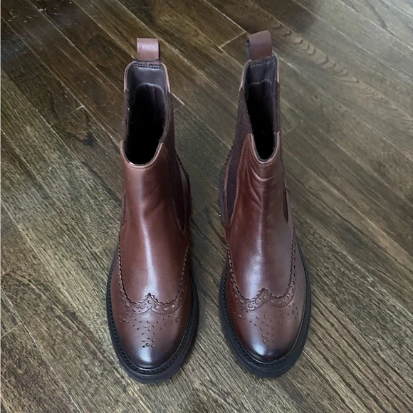 Brown Italian leather Chelsea boots - Picture 2 of 4